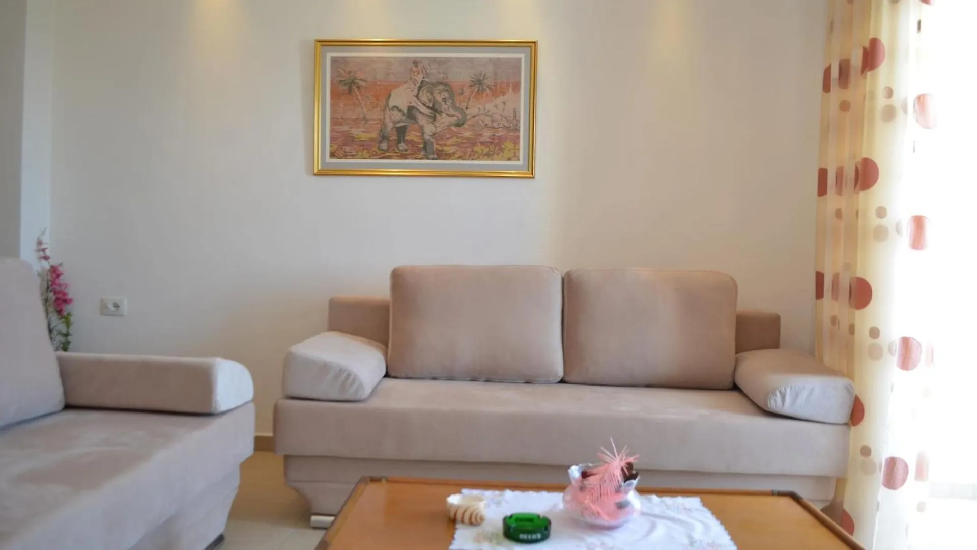 Beach Front Apartment In Saranda - 269 アルバニア