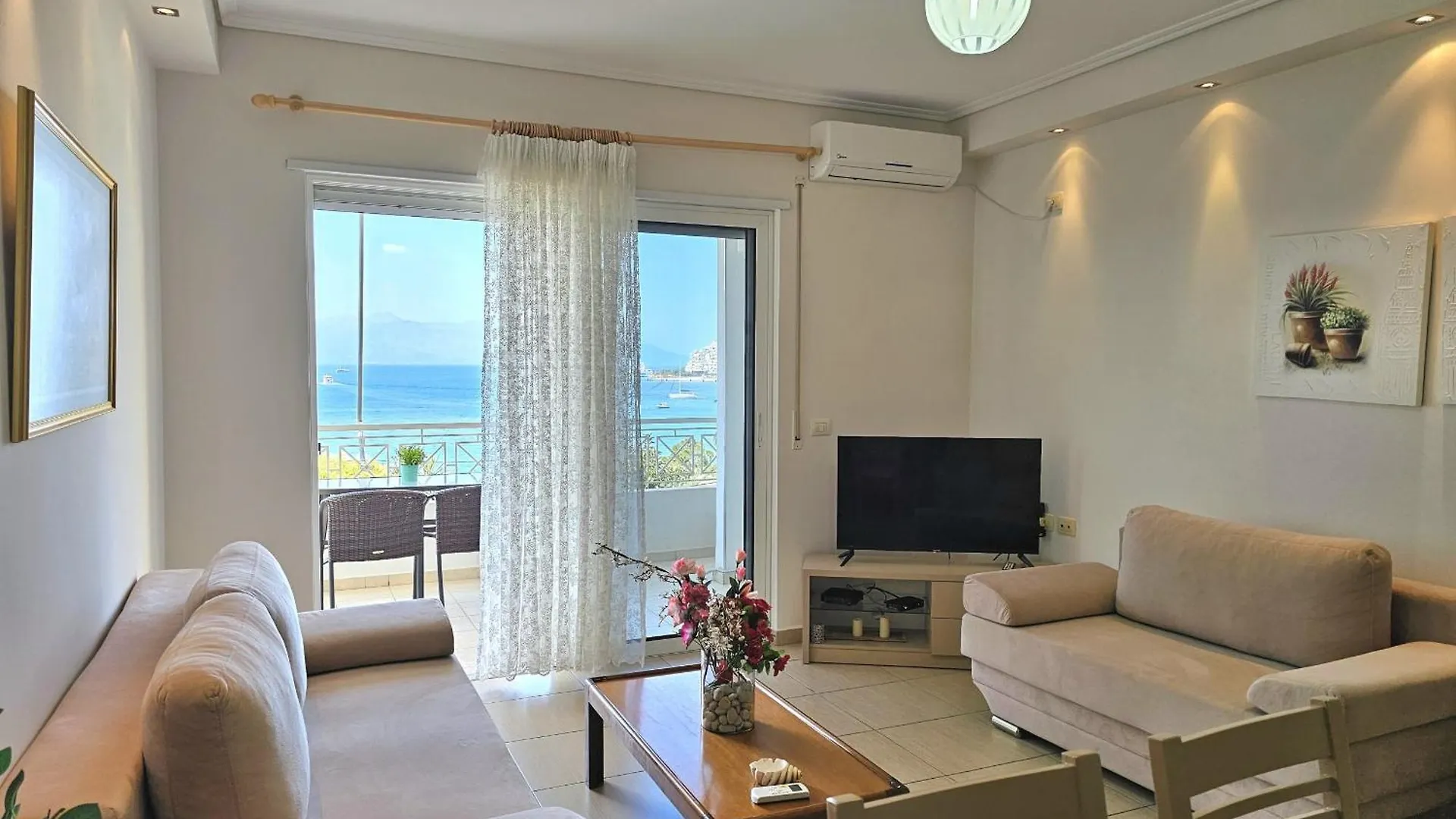 Beach Front Apartment In Saranda - 269 Sarandë